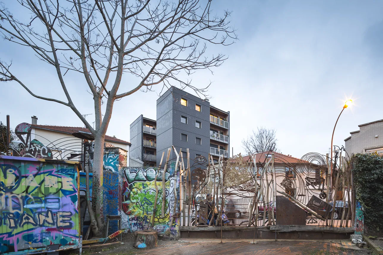 Black Sun, Montreuil